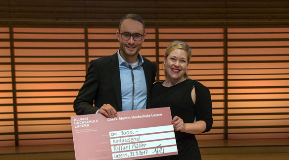 Raffel Müller erhält den Bachelorarbeitspreis